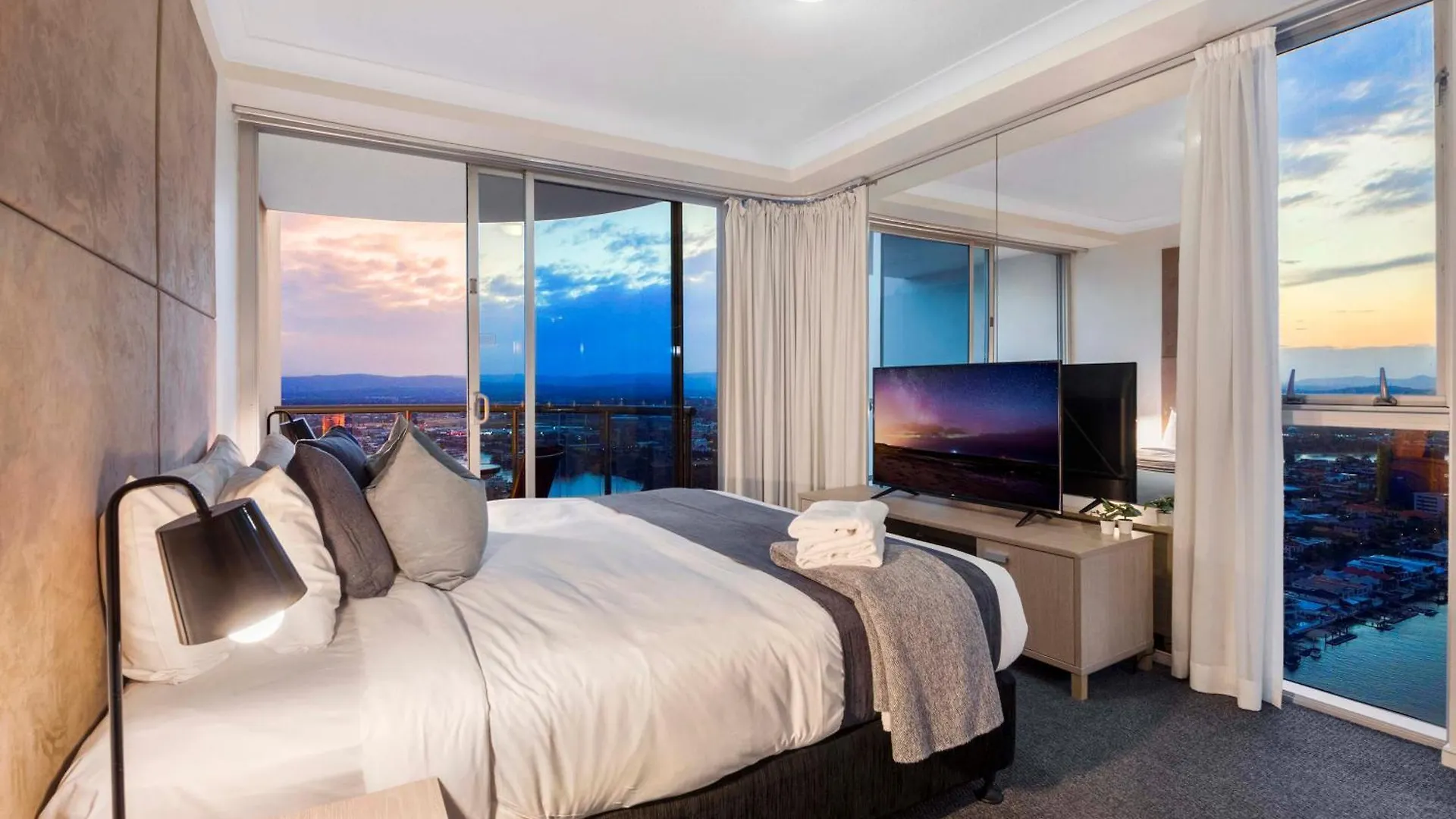 Chevron Renaissance - Self Contained & Privately Managed Apartments Gold Coast