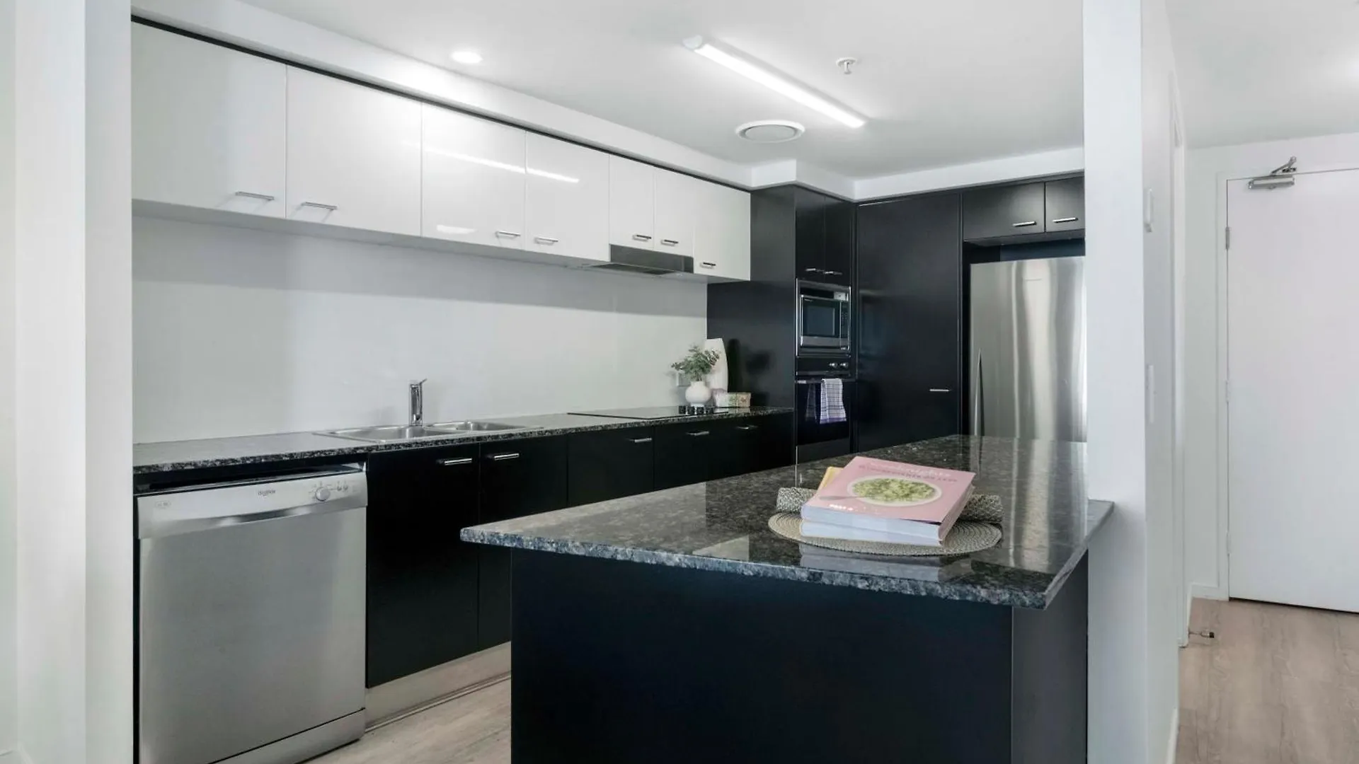 Chevron Renaissance - Self Contained & Privately Managed Apartments Gold Coast Australia