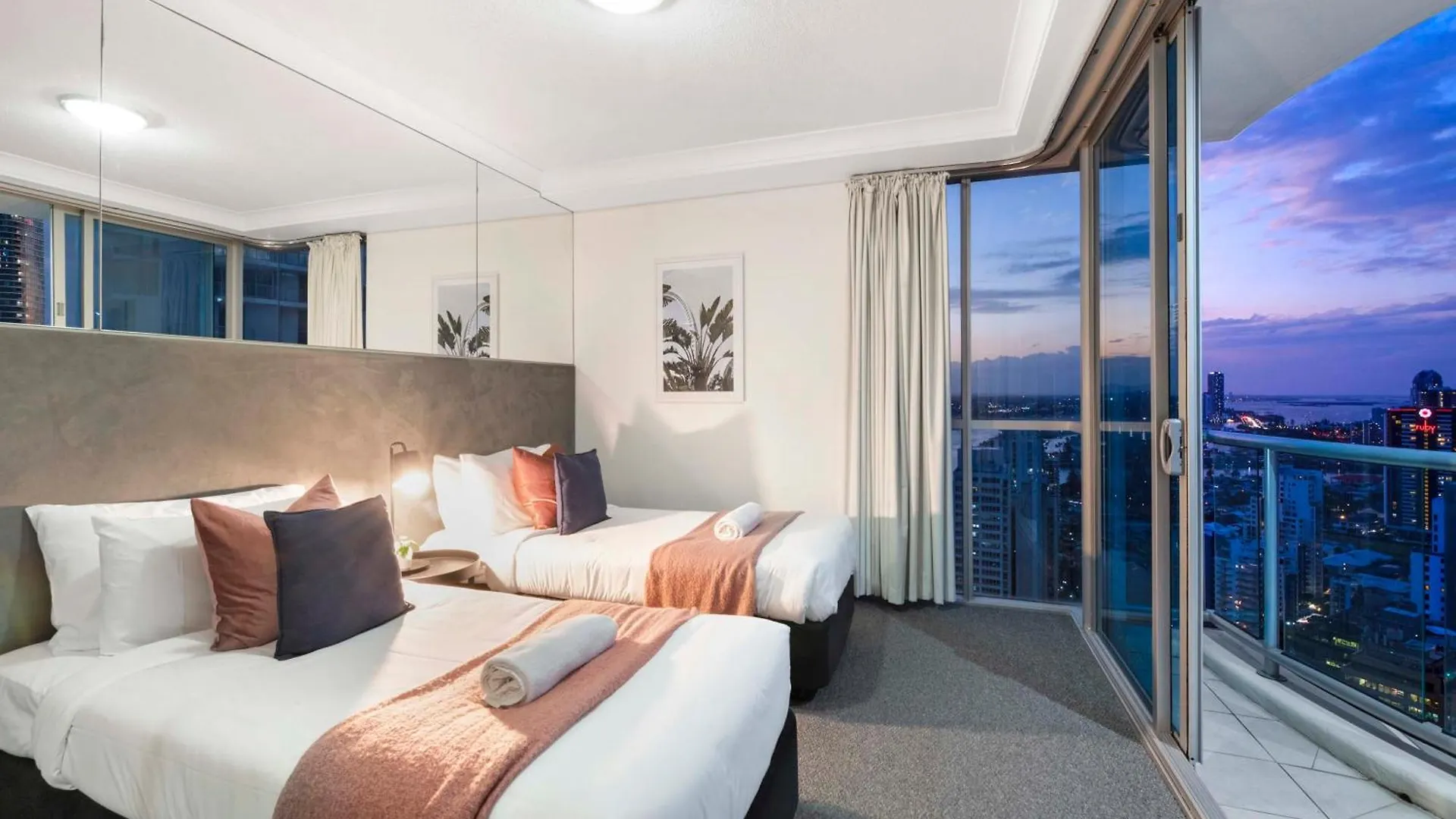 Chevron Renaissance - Self Contained & Privately Managed Apartments Gold Coast Australia