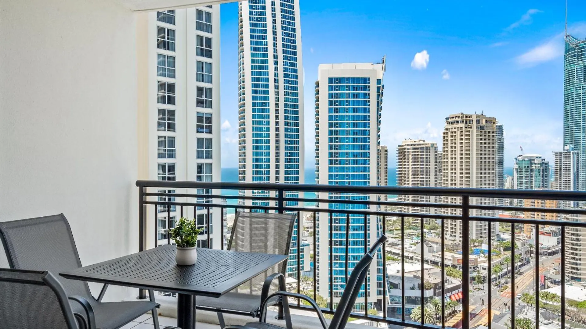Chevron Renaissance - Self Contained & Privately Managed Apartments Gold Coast