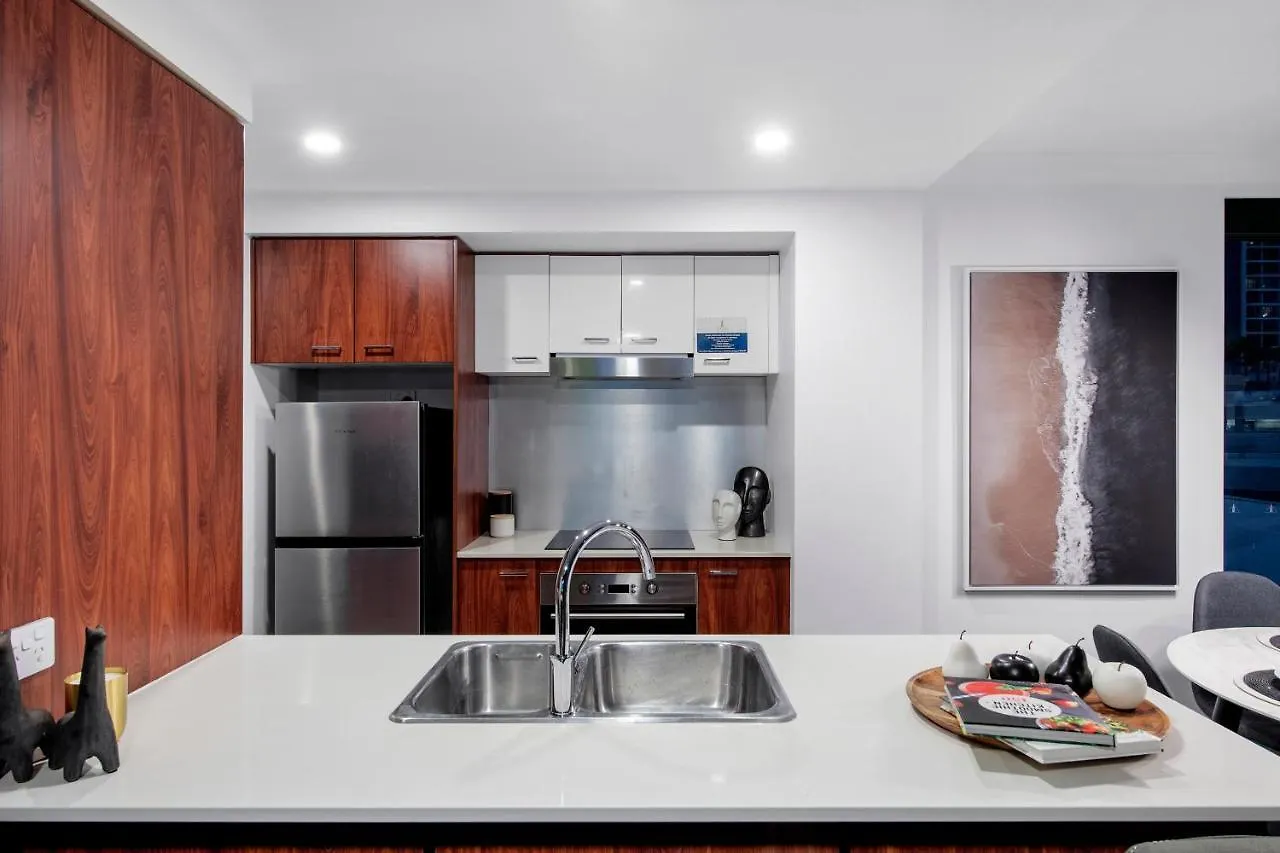 Chevron Renaissance - Self Contained & Privately Managed - Wow Stay 0*, גולד קוסט
