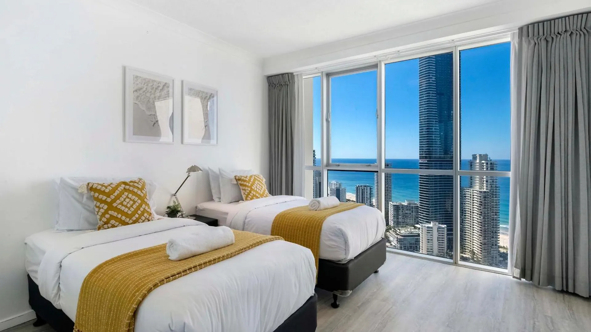 Chevron Renaissance - Self Contained & Privately Managed - Wow Stay