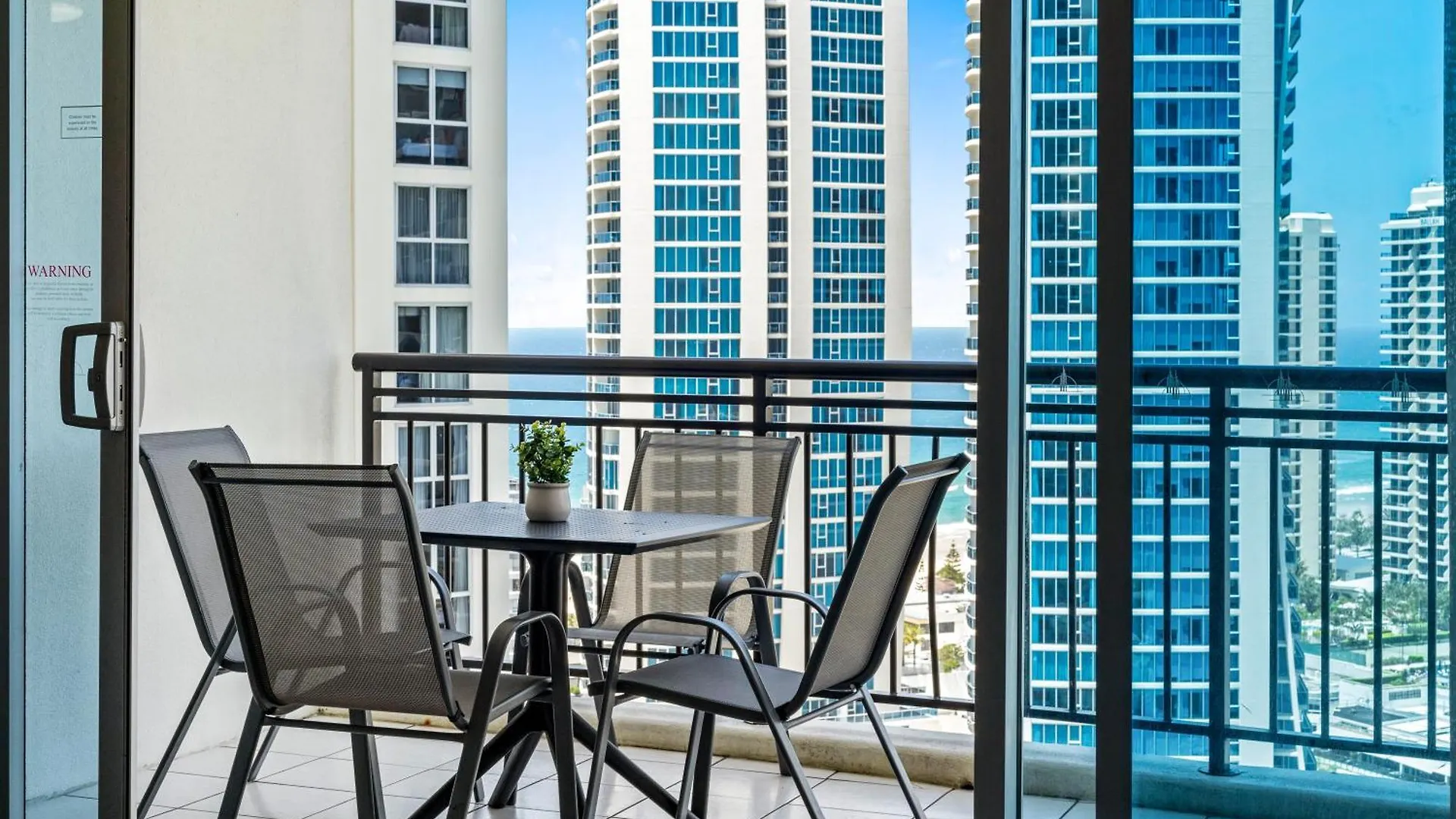 Chevron Renaissance - Self Contained & Privately Managed - Wow Stay אוסטרליה